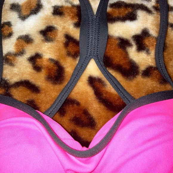 Victoria’s Secret Sports Pink Underwired Bra 32C - Picture 2 of 6